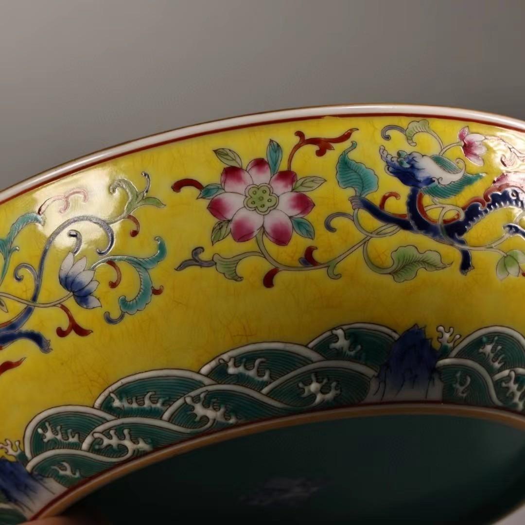 中国古美術・旧蔵珐琅彩粉彩陶磁器の皿・瑞獣中皿・置物・純手描き・文房具・木箱付き