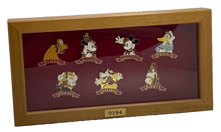 Disney ディズニー ピンバッジ 7種類 ケース入り レア 希少