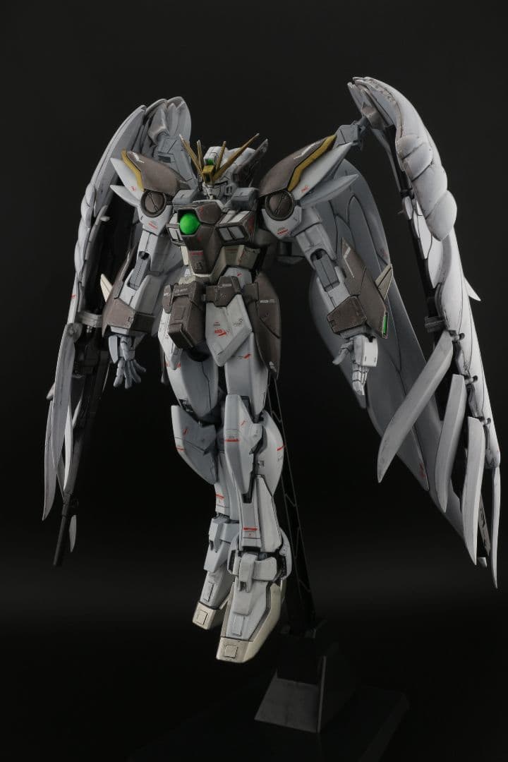 MGウイングガンダムゼロEW塗装済み　完成品