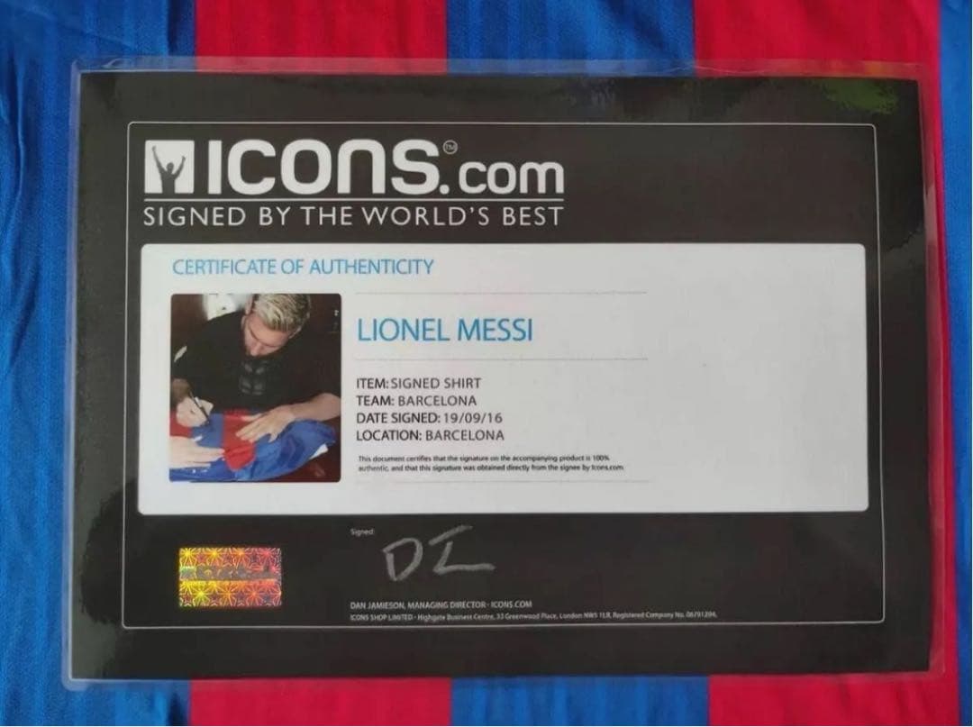 【メッシ直筆サイン入り3枚】 アルゼンチン代表•バルセロナユニフォームおまけ付き