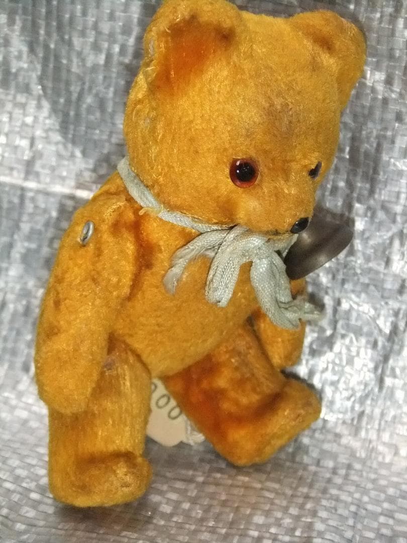 175.00 イギリスポンド値札がついたままのベアちゃん　時代色付きです