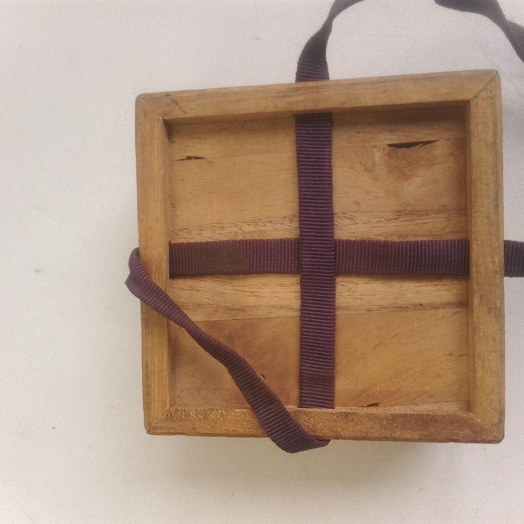 葉と花の模様が美しい銀製の小皿 木製の箱付き