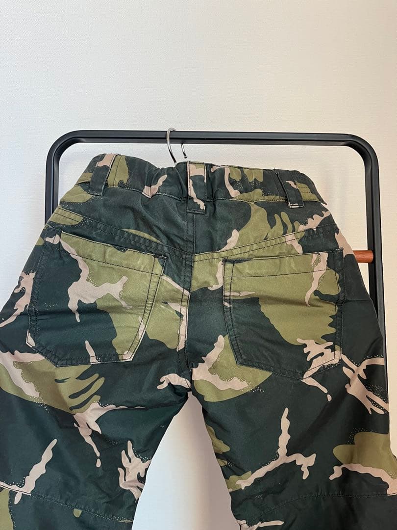 Burton 子供用 スノーボードウェア 上下セット XS （グローブ付き）