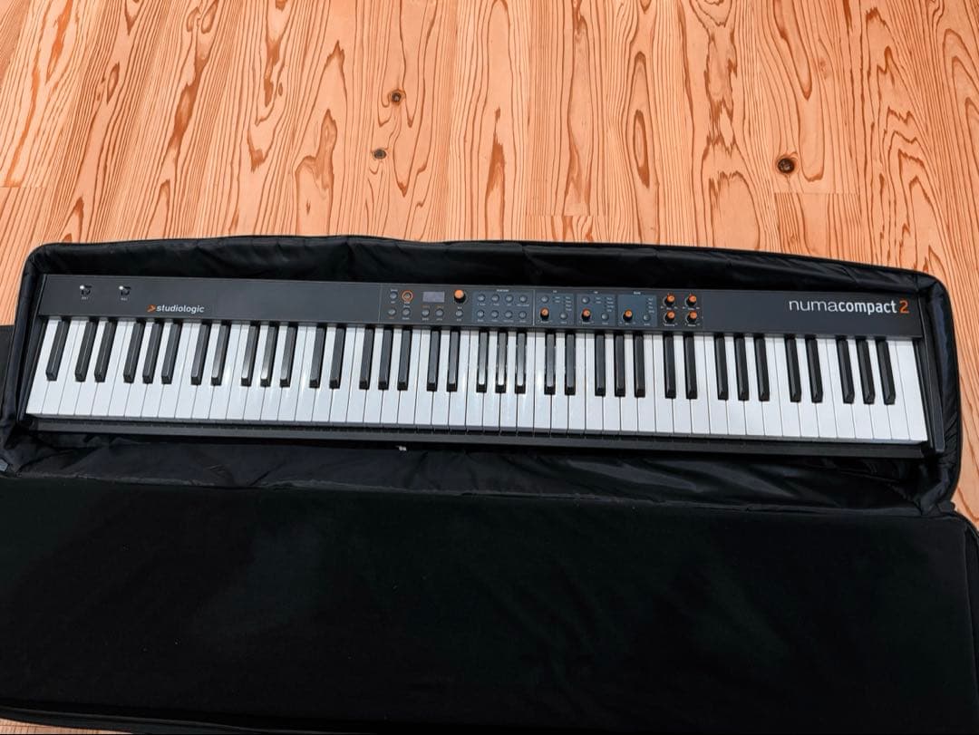【良品】Studiologic Numa Compact 2★純正ソフトケース付