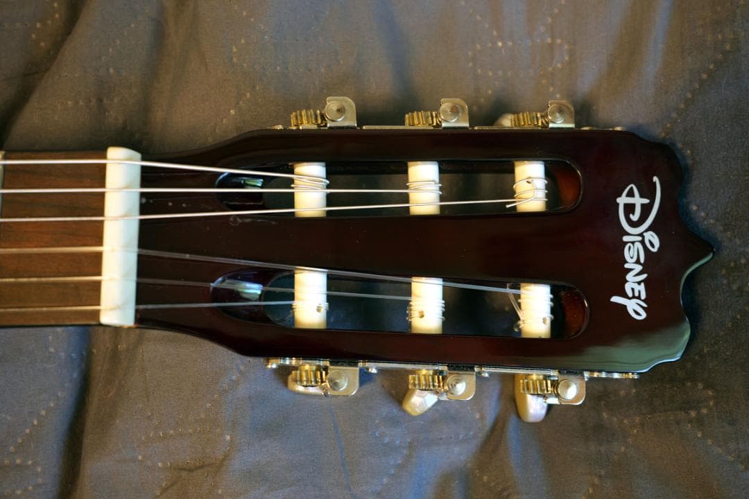 美品　Disney ミッキー　ミニ　クラシックギター DCG-1M