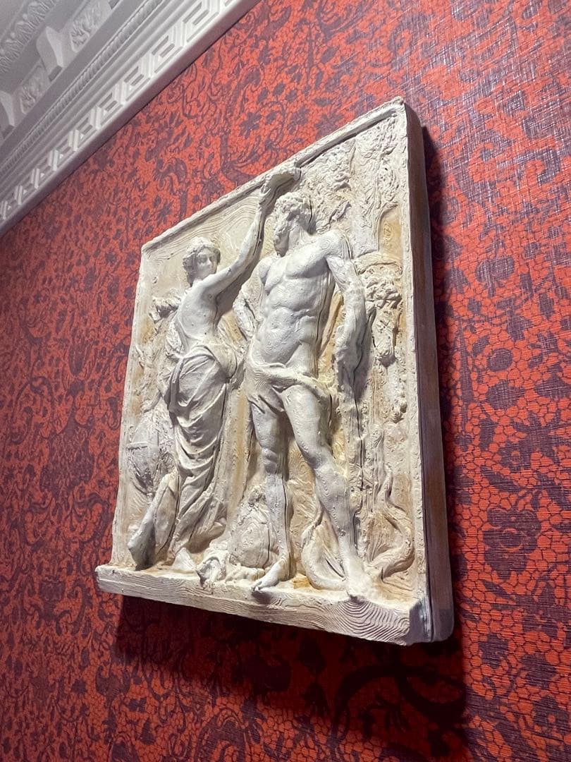 ヘラクレスの戴冠式。浅浮き彫り。Hercules. 31×29,5 cm