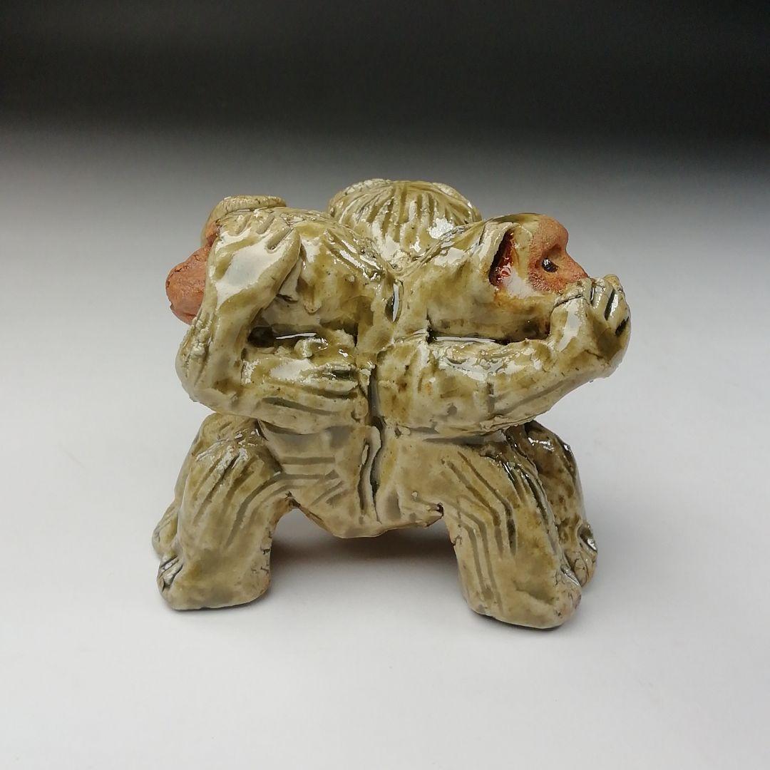 Ｔ６７５　蓋置　『伊羅保　三猿蓋置』『信楽焼』『奥田英山 造』　共箱　茶道具