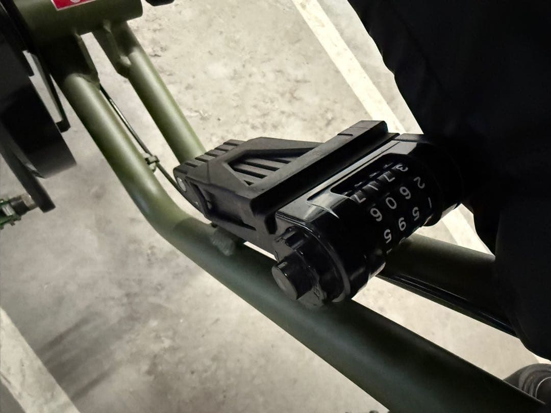 ミリタリーグリーン モペットタイプ 電動バイクファットタイヤ／低走行／屋内保管