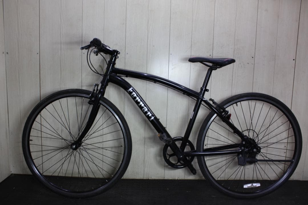 FERRARIフェラーリ 700C アルミ シマノ7速430mm クロスバイク