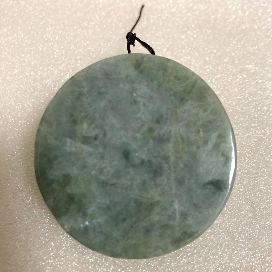 ヒスイ　根付　ペンダントトップ