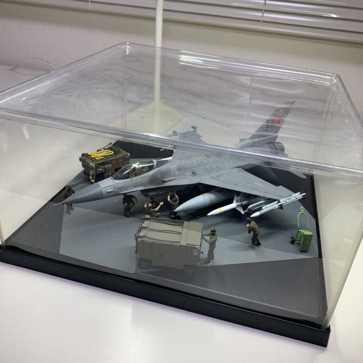 タミヤ　1/48 F-16 ファイティングファルコン　完成品