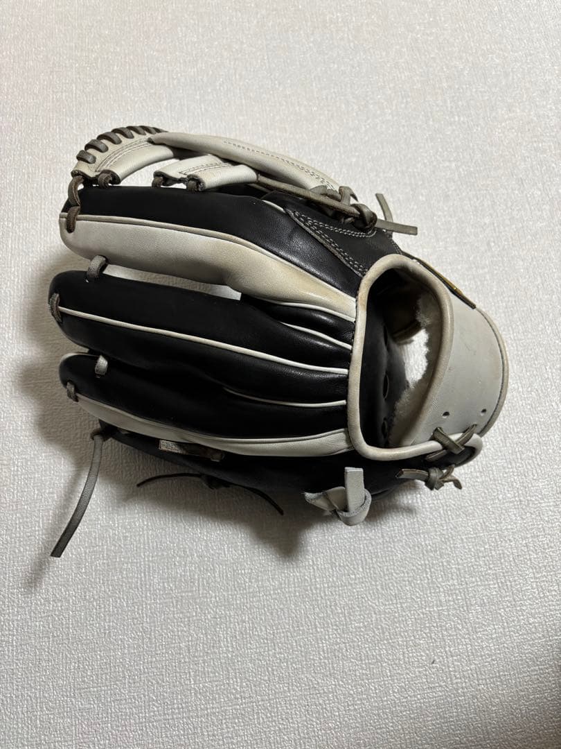 ZETTプロステイタス 軟式内野手用グローブ