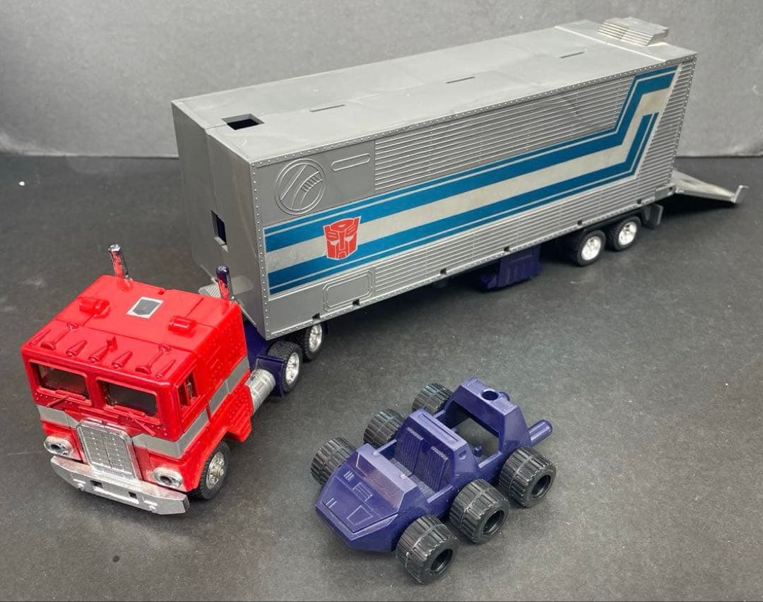 旧タカラ　トランスフォーマー　サイバトロン 総司令官　コンボイ　開封品