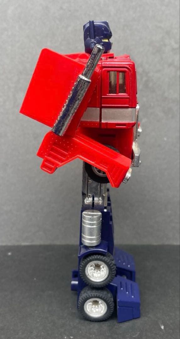 旧タカラ　トランスフォーマー　サイバトロン 総司令官　コンボイ　開封品