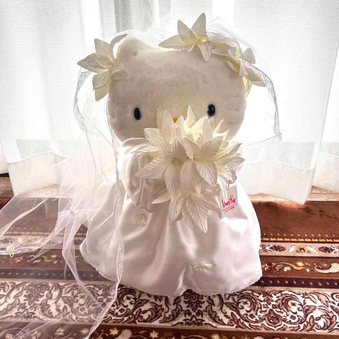 vivitix限定　ハローキティ　ウェディングドレス　ぬいぐる