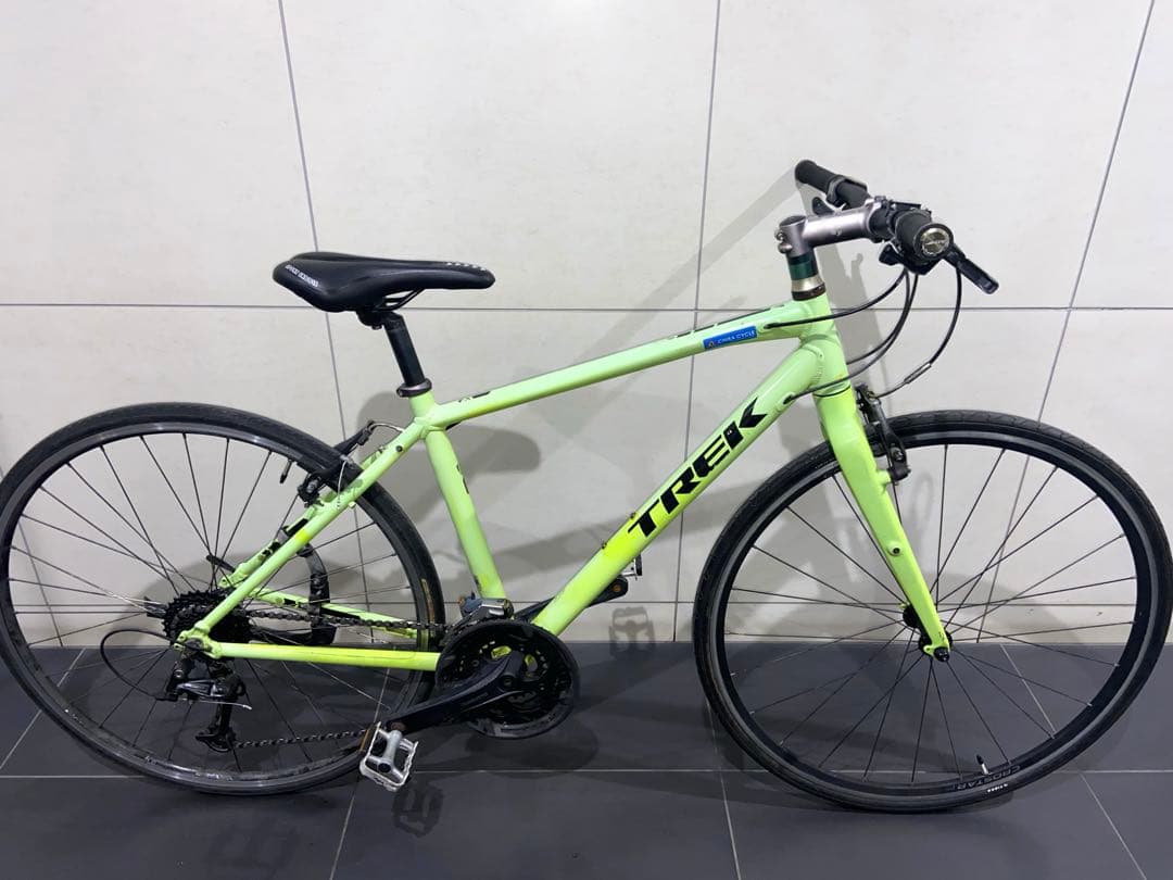 TREK FX7.4 クロスバイク　トレック fx7.3 自転車　fx23415