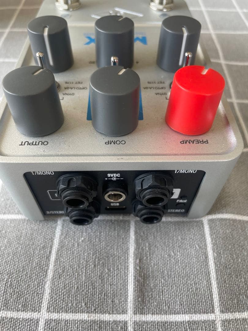 ギター UAFX MAX Preamp and Dual Compressor