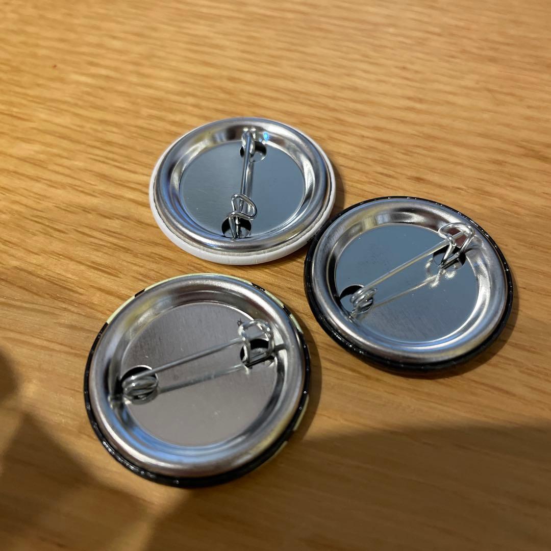 ミニオンズ　缶バッジ　非売品