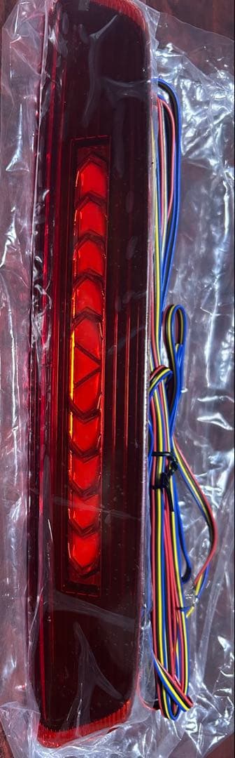 NV350 キャラバン ハイマウントストップランプ レッド 未使用