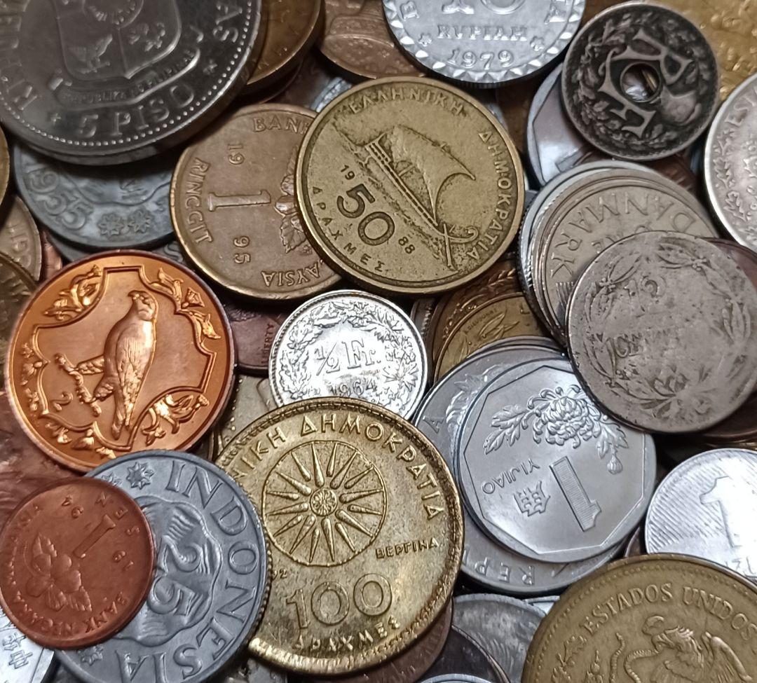 重さ3.5キロ以上の海外(外国)硬貨とおまけ付き(銀貨のおまけ)