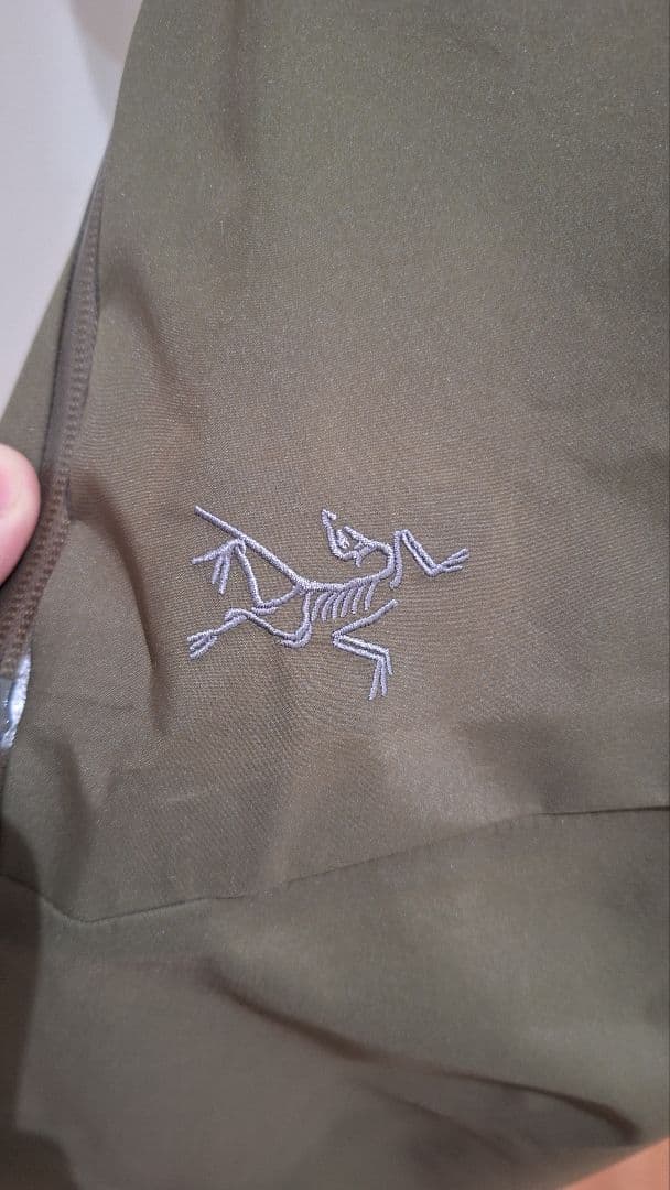 Arc'teryx GORE-TEX セイバーパンツ カーキ