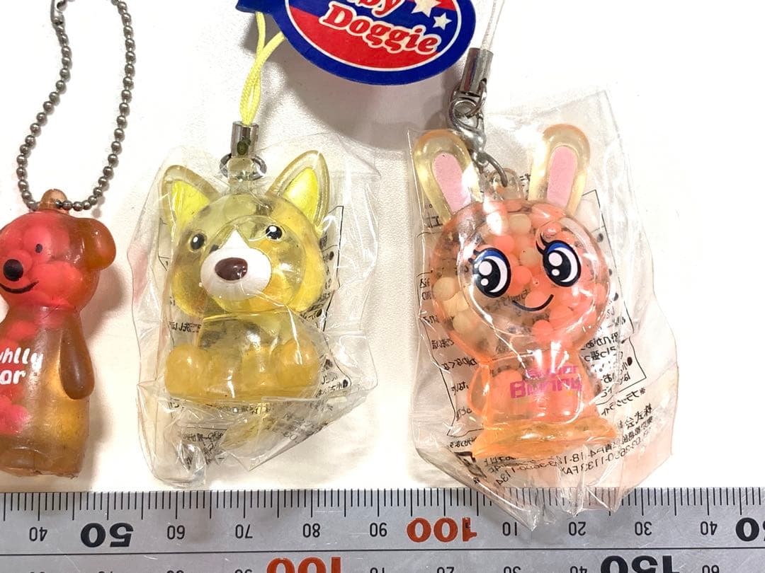 ブラックライトで光る！バニージェル　キャラクターストラップ　4体セット