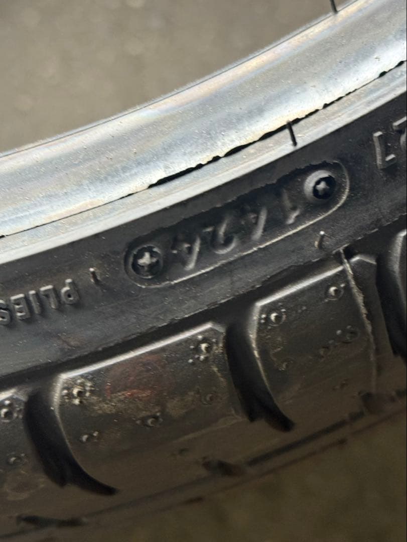 新品accelera PHI 235/30/21 2本セット