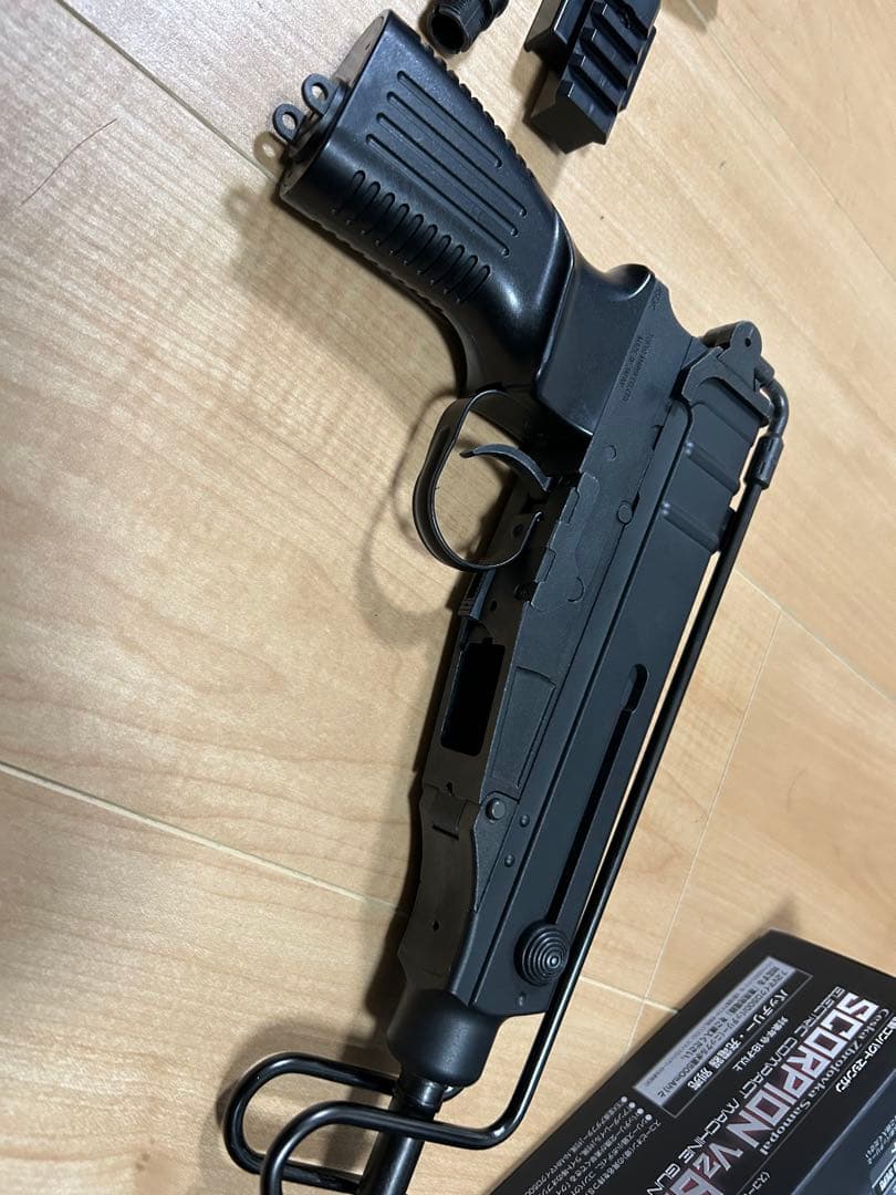 東京マルイ　電動コンパクトサブマシンガン　スコーピオンvz61 マガジン×2