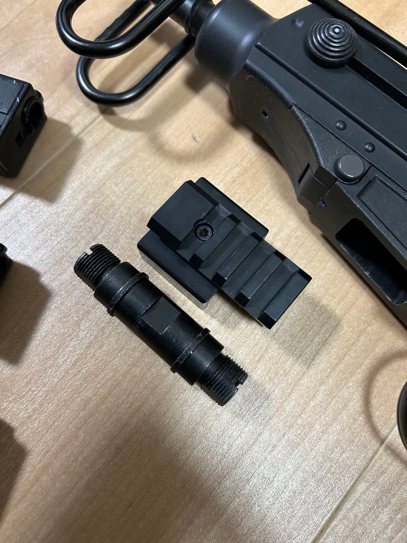 東京マルイ　電動コンパクトサブマシンガン　スコーピオンvz61 マガジン×2