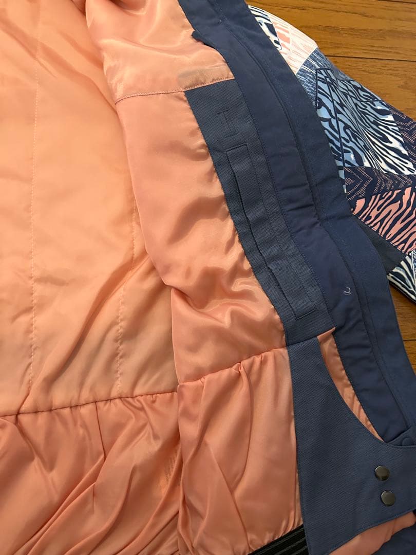 ROXY スノーボードウェア 上下セット レディース 上Sサイズ、下Mサイズ相当