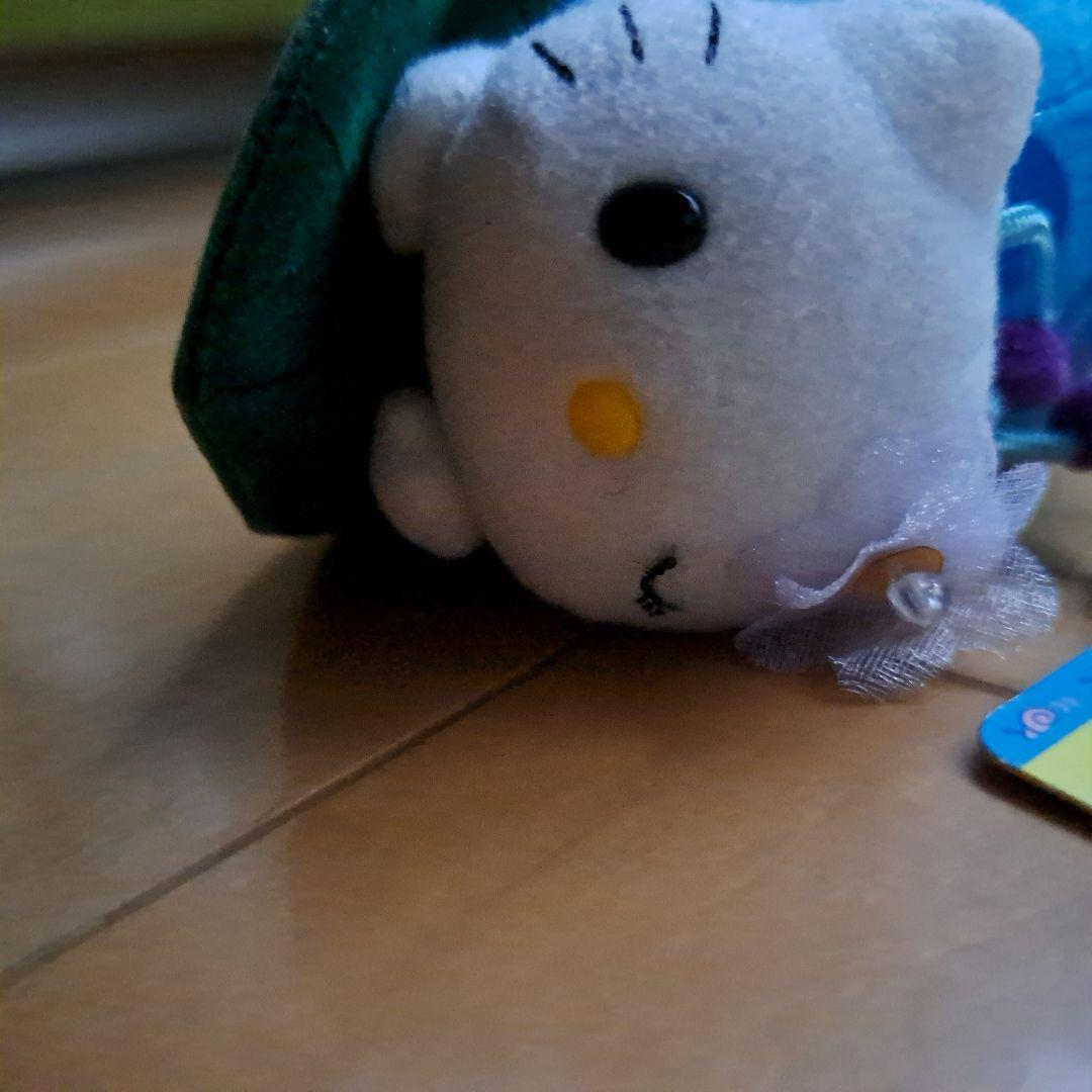 ハローキティ　かたつむり　ぬいぐるみマスコット　タグ付き