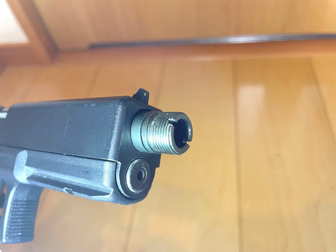 東京マルイ　グロック17 GEN4 カスタムパーツ組込　マガジン2本付　ガスブロ