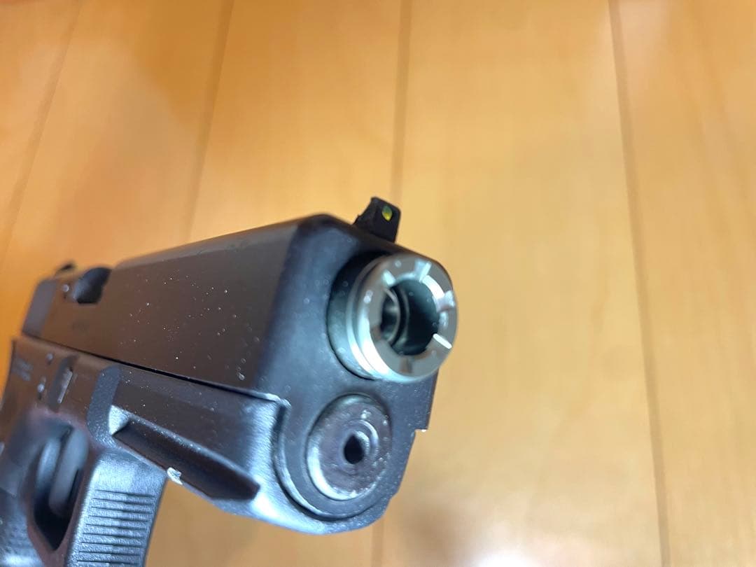 東京マルイ　グロック17 GEN4 カスタムパーツ組込　マガジン2本付　ガスブロ