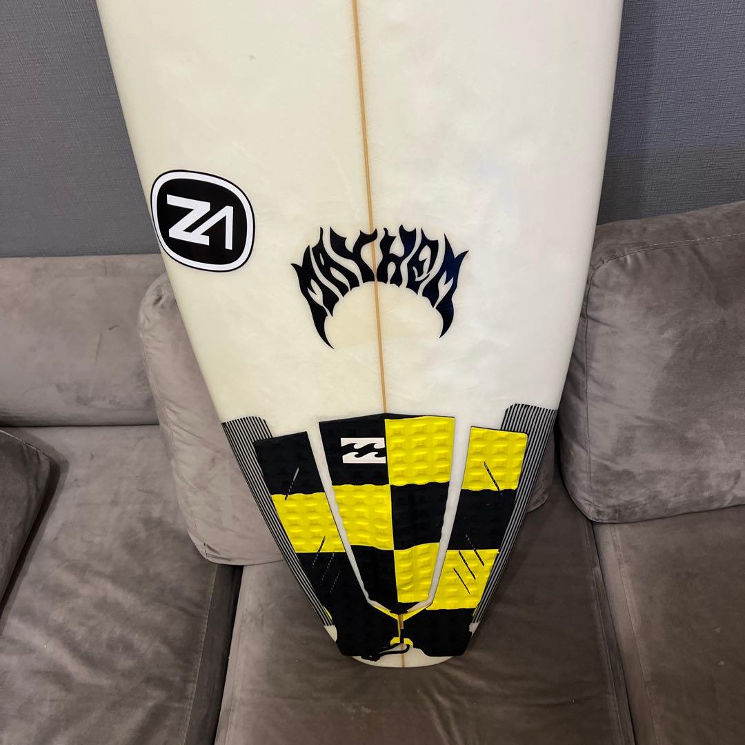 LOST タジバロウ使用ボード