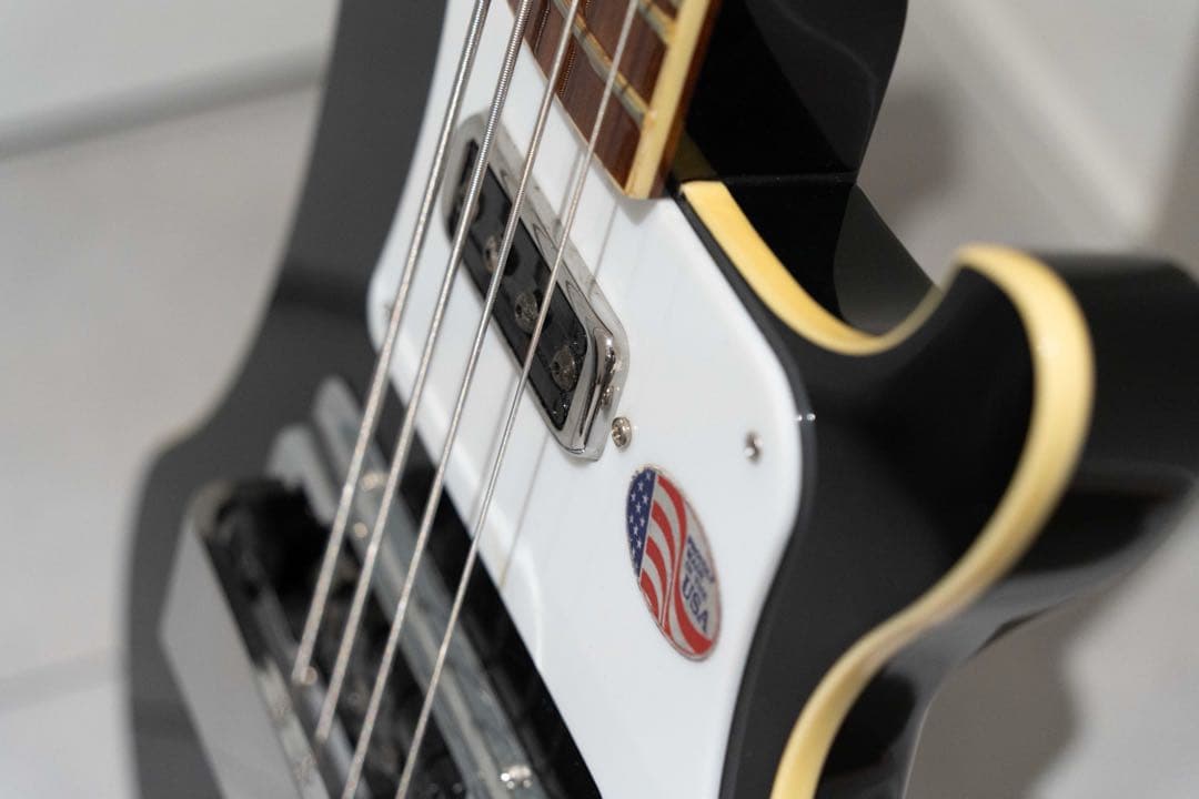 リッケンバッカー4003ベース