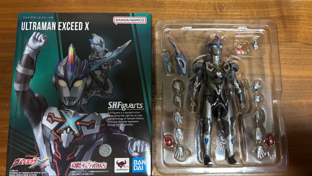 S.H.Figuartsベータスパークアーマー　ウルトラマンエクシードX