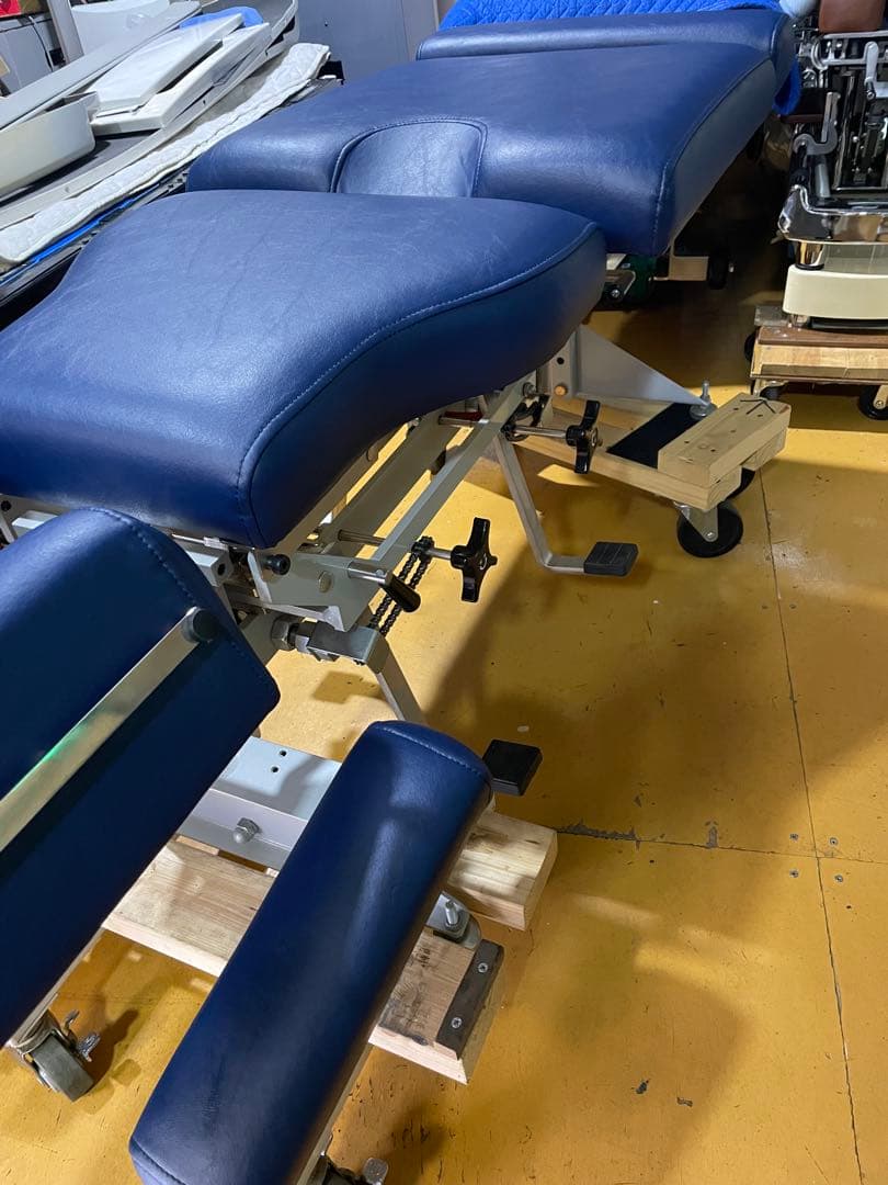 カイロプラクティック　ロイド402トムソンテーブル　トムソンベッド美品