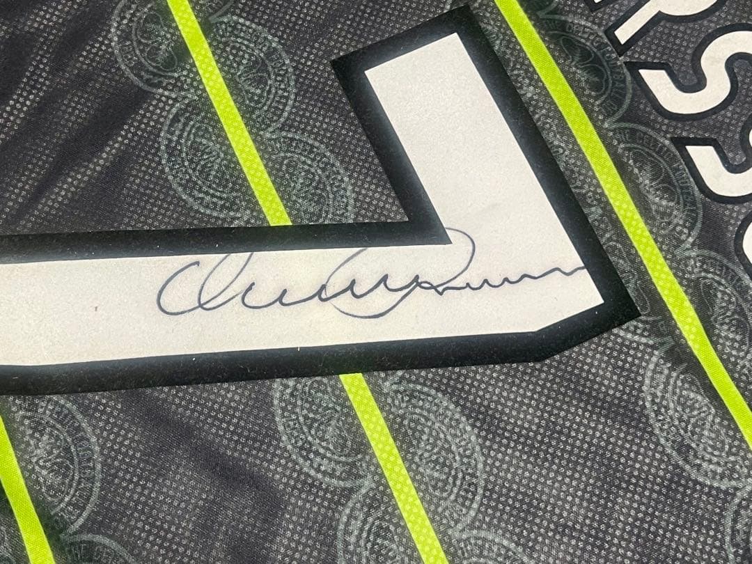 UMBRO LARSSON #7 セルティック　Celtic 直筆サイン