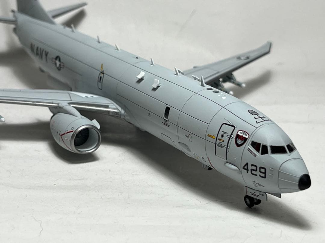 アカデミー　1/144 P-8A 対潜哨戒機　（完成品）