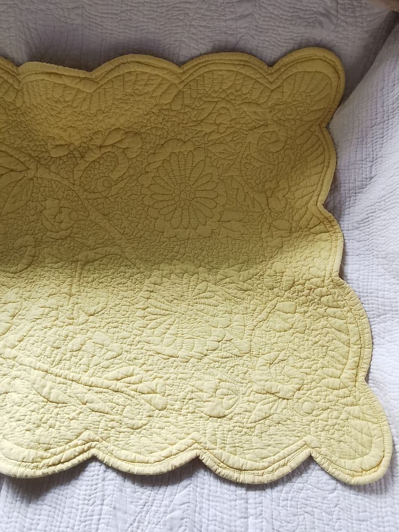 ヴィンテージフランス トラプント ブティ風キルト 向日葵＆花レリーフ 