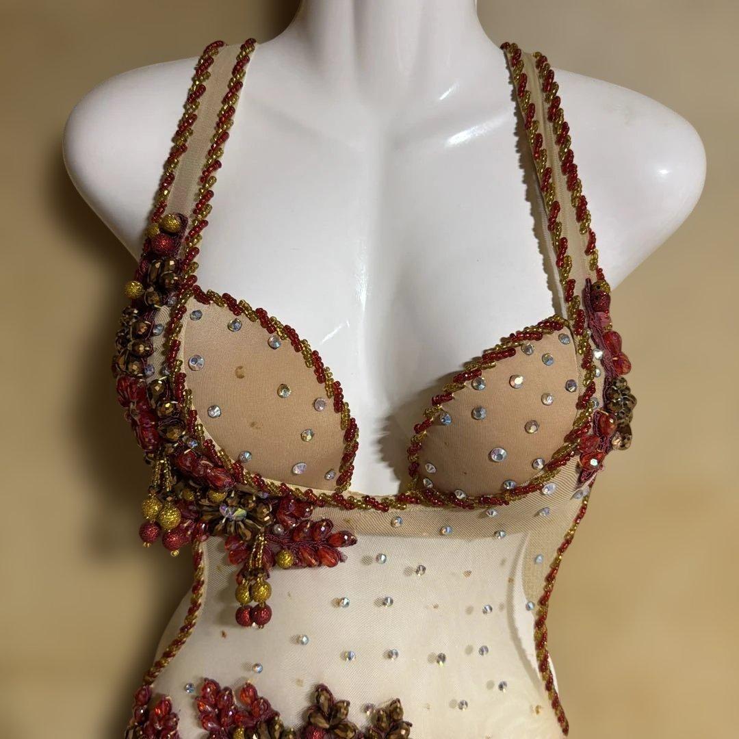 ベリーダンス セットアップ 赤とベージュ