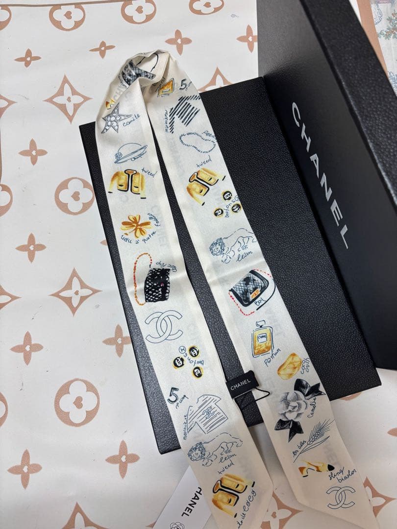 CHANEL スカーフ　ノベルティ