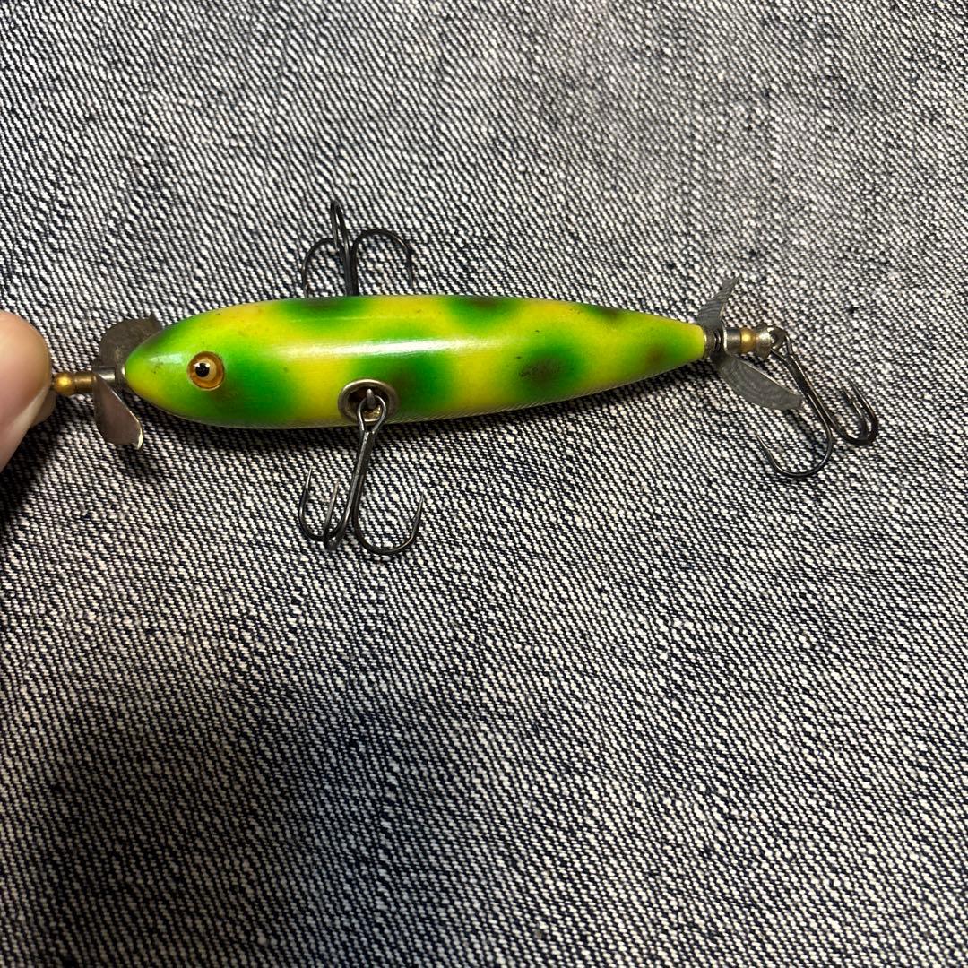 トップウォーター ハードルアー 緑と黄色