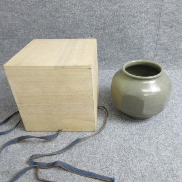 青磁面取壷木箱付 [B28254]