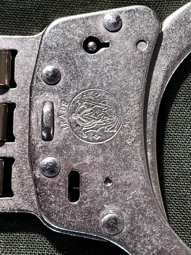 土日限定特価★米国製手錠 Smith & Wesson M300ー1