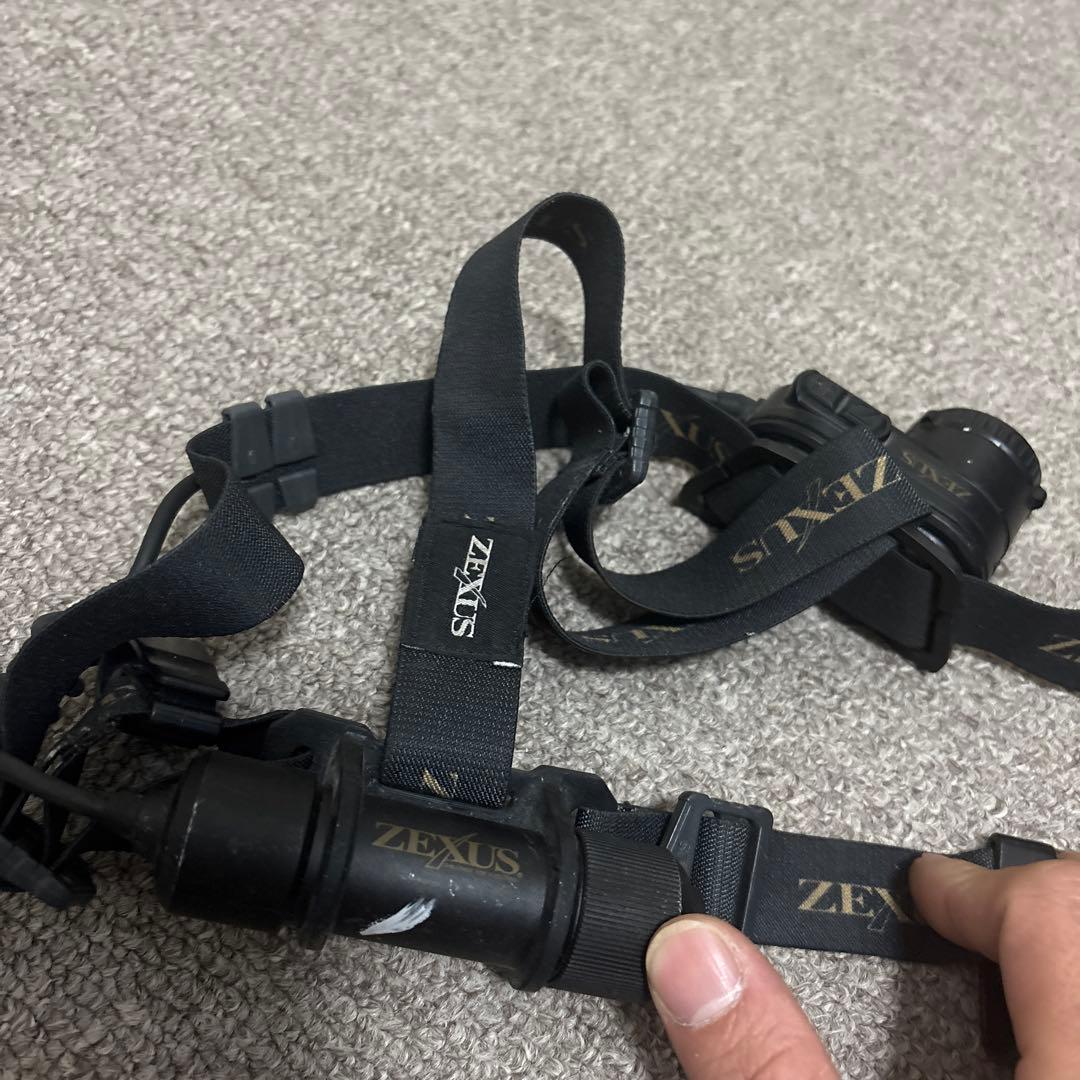 ZEXUS ヘッドランプ ブラック　1300ルーメンまで光ります