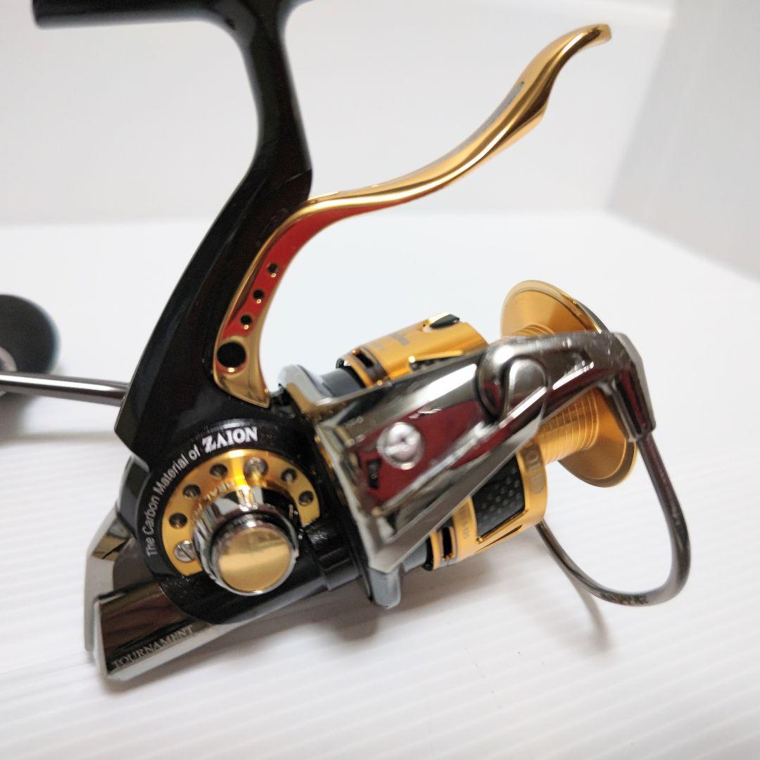 バラサンハンドル付き ダイワ トーナメント イソＺ３０００ＬＢＤ