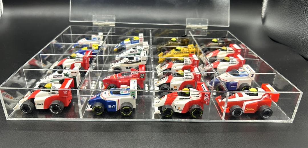 全コンプ・BOSSウィリアムズF1＆セナ財団公認プルバックカー ケース付き