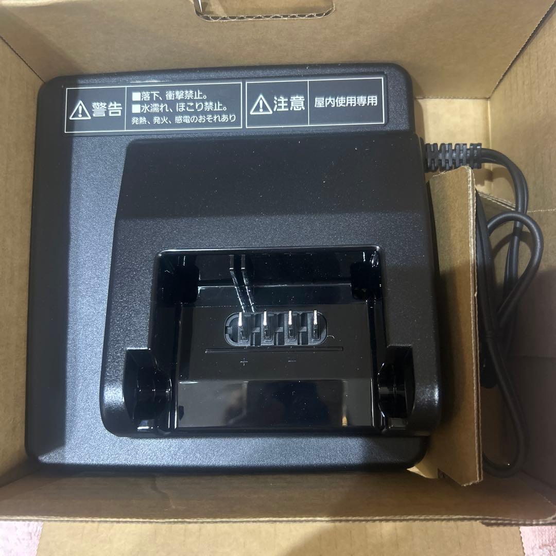 Panasonic NKJ074Z バッテリー充電器　未使用新品