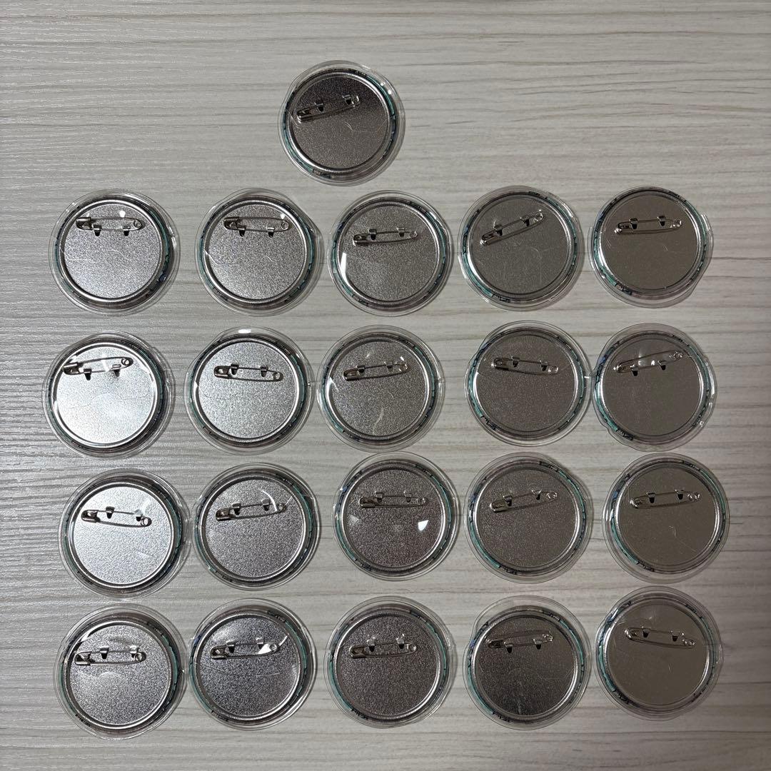 ブルーロック　マズル　アリス　糸師凛　缶バッジ　25個